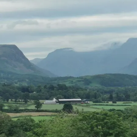 Rainors Farm Apartmán *